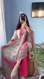 Gulabi Noor Kurta